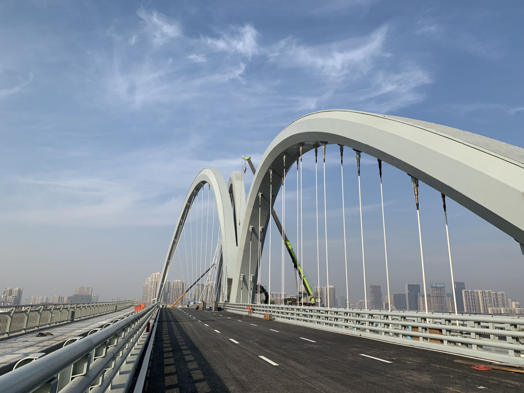 国产大丝束碳纤维吊杆和3000MPa高强度碳纤维吊杆首次在桥梁工程中应用