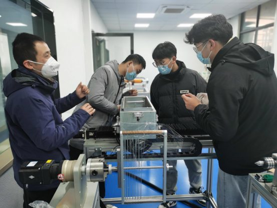 南京玻纤院成功开发增强纤维缠绕成型数控制样机