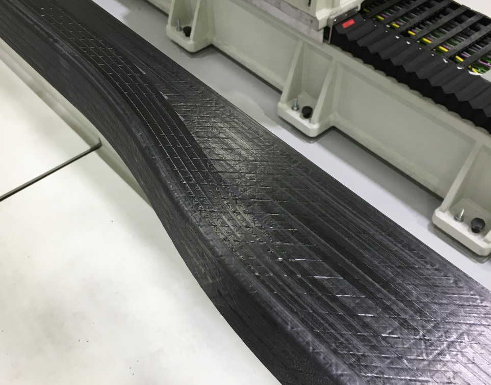 GNK开发热塑性层压板非热压罐固化工艺降低制造成本